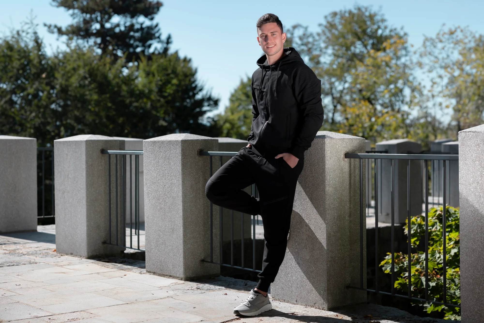 Mikina na zip Marchall - Image 6